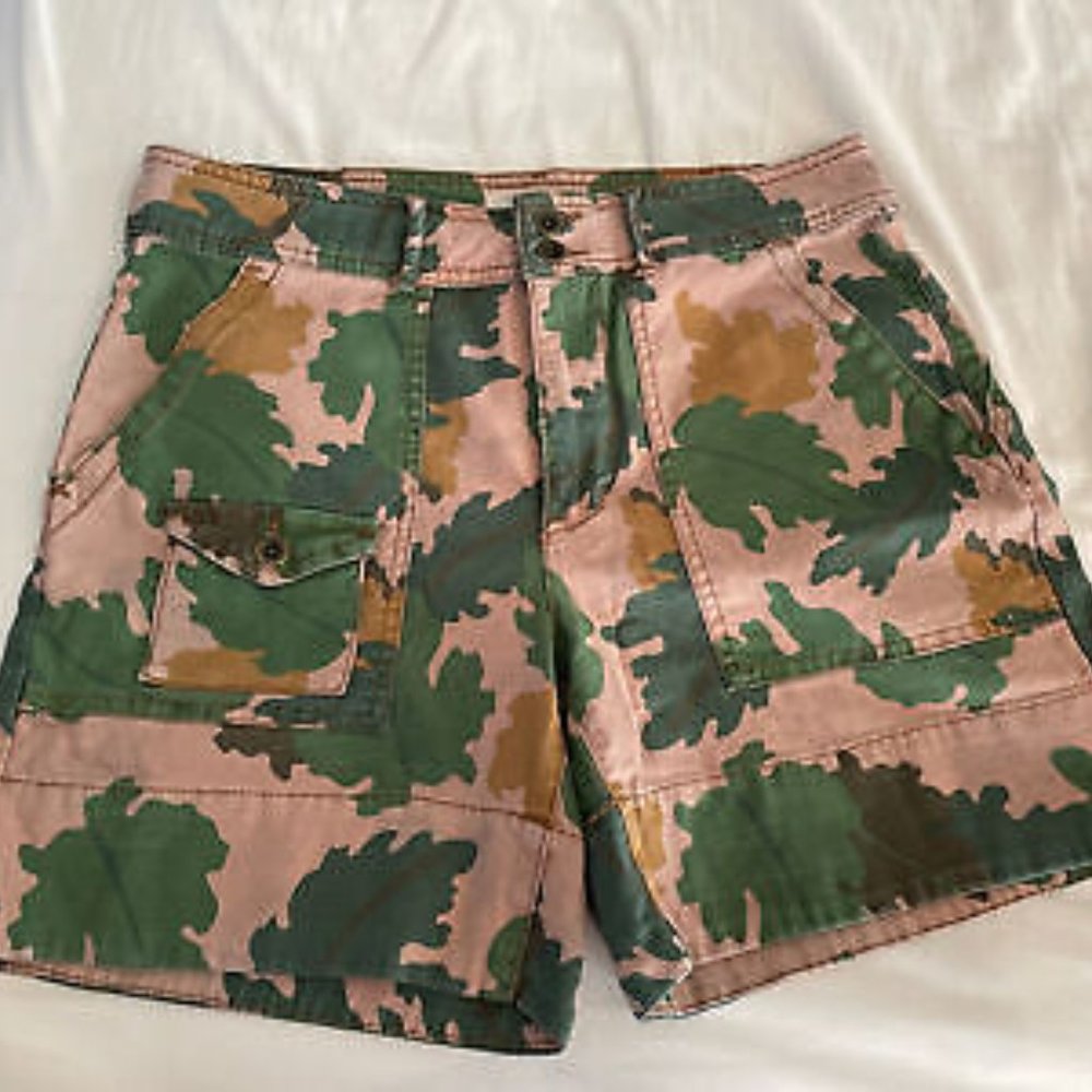 ANTHROPOLOGIE Women’s Size 27 Green & Tan WANDERER Camo Utility SHORTS